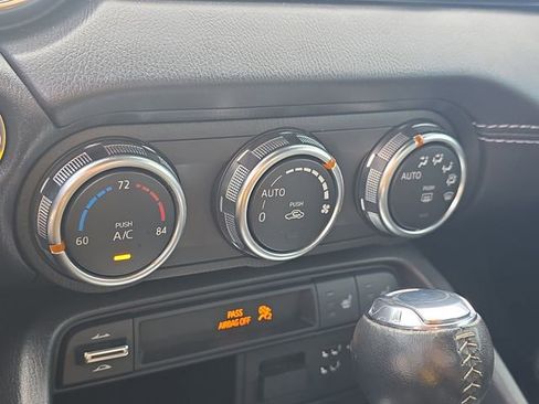 Used 2021 MAZDA MX-5 Miata RF Grand Touring image 16