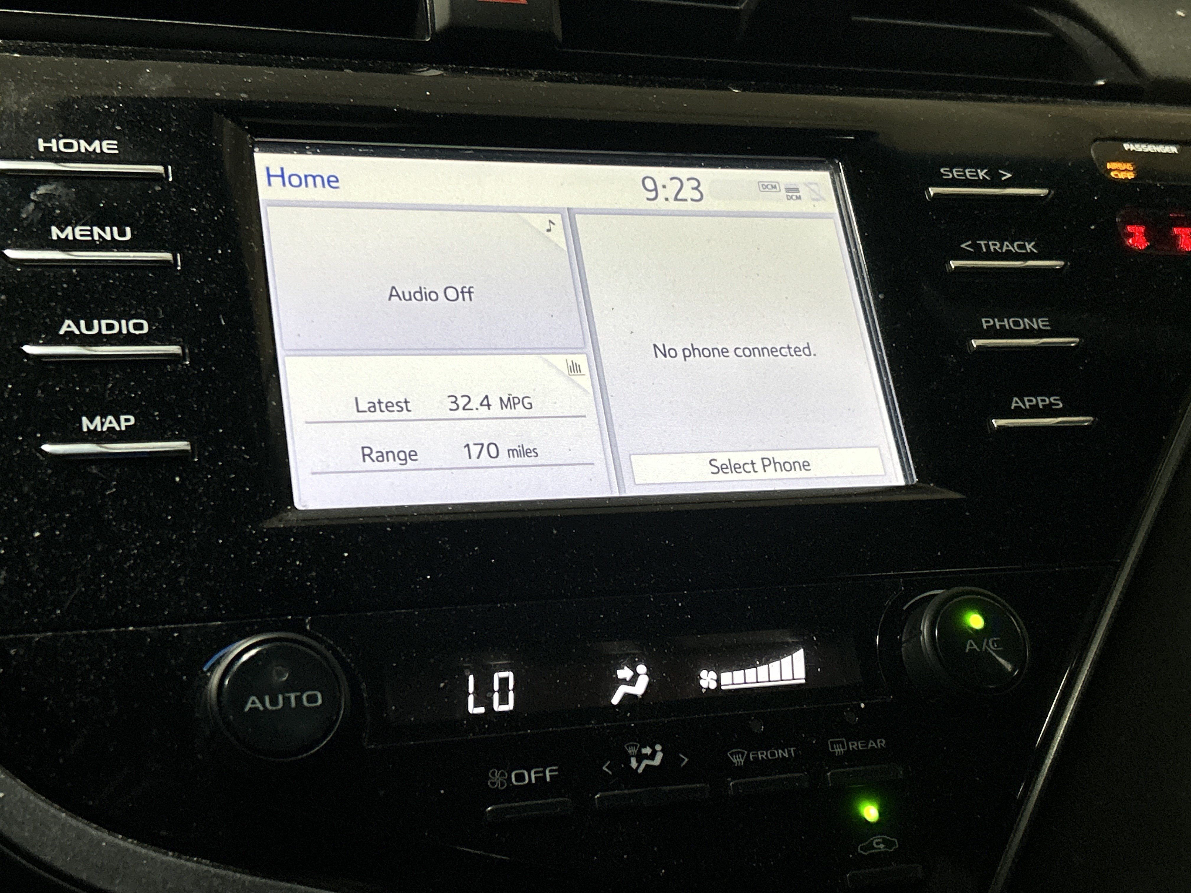Used 2019 Toyota Camry SE FWD image 9