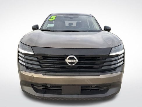 Used 2025 Nissan Kicks S image 3