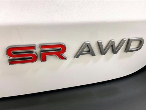 Used 2025 Nissan Kicks SR AWD/4WD image 8