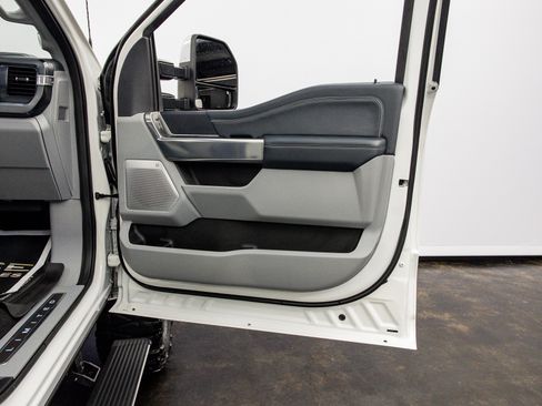 Used 2024 Ford F350 Limited w/ FX4 Off-Road Package AWD/4WD image 36
