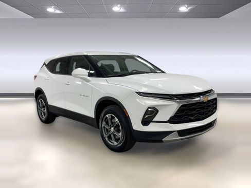Used 2025 Chevrolet Blazer LT image 6