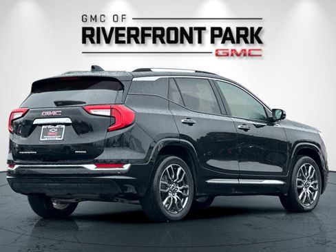 Used 2024 GMC Terrain Denali w/ Black Diamond Edition AWD/4WD image 3
