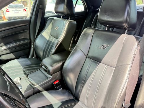 Used 2013 Chrysler 300 S image 13