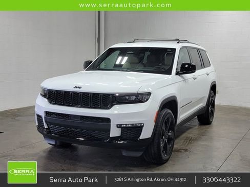 Used 2024 Jeep Grand Cherokee L Limited w/ Black Appearance Package AWD/4WD image 1