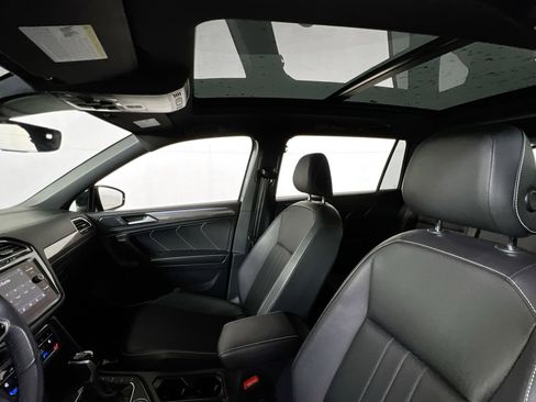 Used 2022 Volkswagen Tiguan SE R-Line image 21