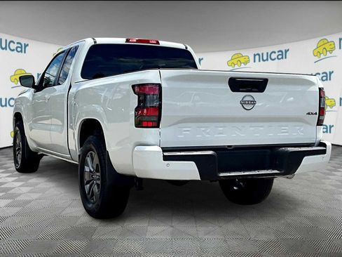 Used 2025 Nissan Frontier SV image 4