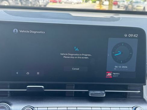 Used 2025 Hyundai Kona SEL AWD/4WD image 32