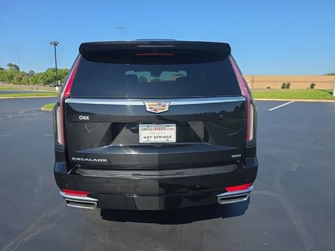 Used 2022 Cadillac Escalade Premium Luxury RWD image 4