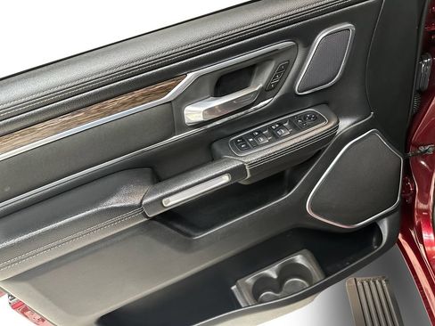 Used 2019 RAM 1500 Laramie AWD/4WD image 18