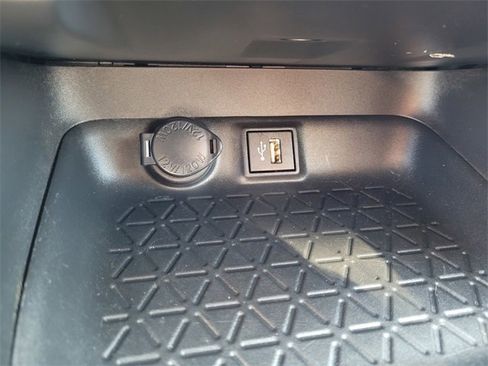 Used 2023 Toyota RAV4 XLE image 21