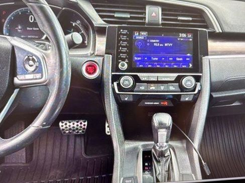 Used 2020 Honda Civic Touring image 6