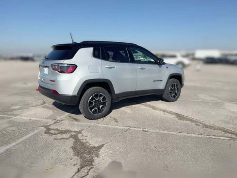 New 2026 Jeep Compass Trailhawk image 12