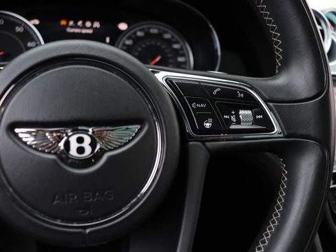 Used 2017 Bentley Bentayga image 47