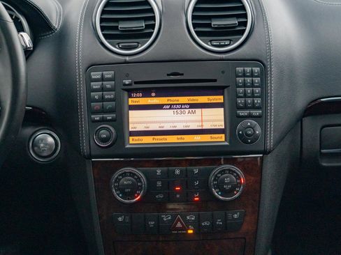 Used 2011 Mercedes-Benz GL 320 BlueTEC 4MATIC image 18