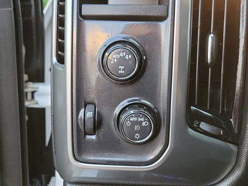 Used 2018 Chevrolet Silverado 1500 LT w/ All Star Edition image 25