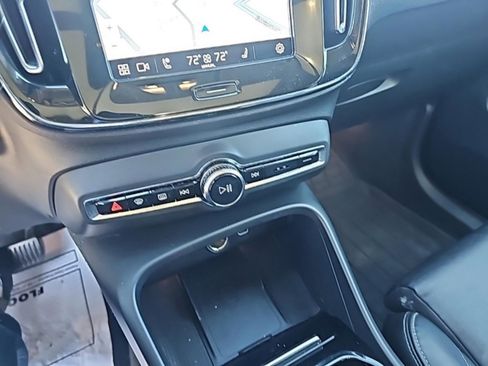 Used 2023 Volvo XC40 B5 Plus w/ Protection Package Premier image 26