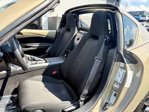 Used 2023 MAZDA MX-5 Miata Club image 17