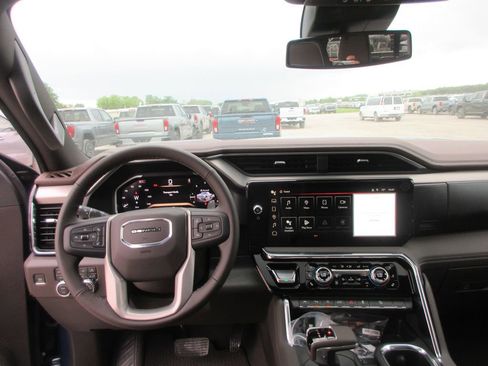 New 2026 GMC Sierra 1500 Denali AWD/4WD image 17