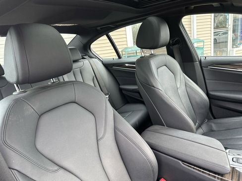 Used 2019 BMW 530e w/ Convenience Package RWD image 21