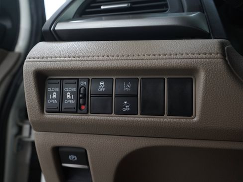 Used 2018 Honda Odyssey EX image 24