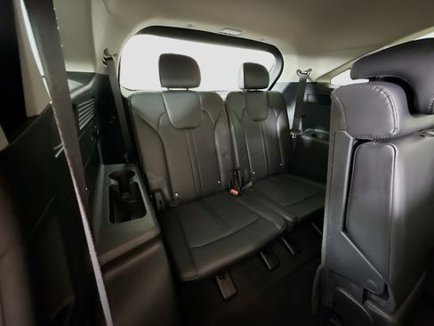 Used 2024 Kia Sorento S FWD image 41