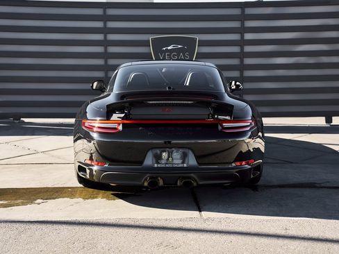 Used 2019 Porsche 911 Targa 4 GTS image 17