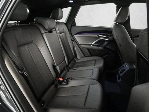 Certified 2025 Audi Q5 Premium w/ Convenience Package image 21