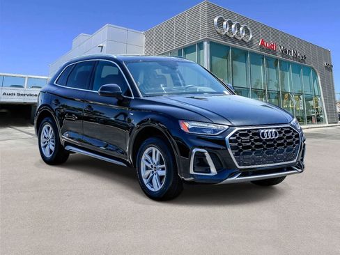 Used 2023 Audi Q5 2.0T Premium w/ Convenience Package AWD/4WD image 5