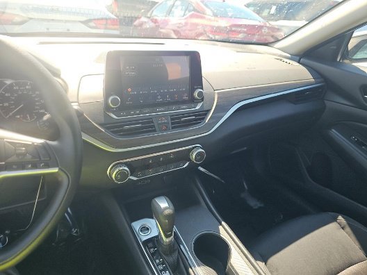 Used 2025 Nissan Altima 2.5 SV FWD image 5