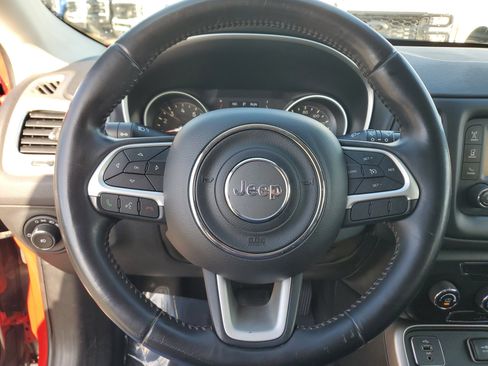 Used 2018 Jeep Compass Latitude image 19