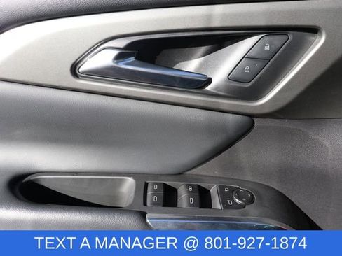 Used 2025 Chevrolet Traverse LT AWD/4WD image 21