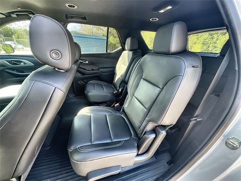 Used 2022 Chevrolet Traverse LT image 24