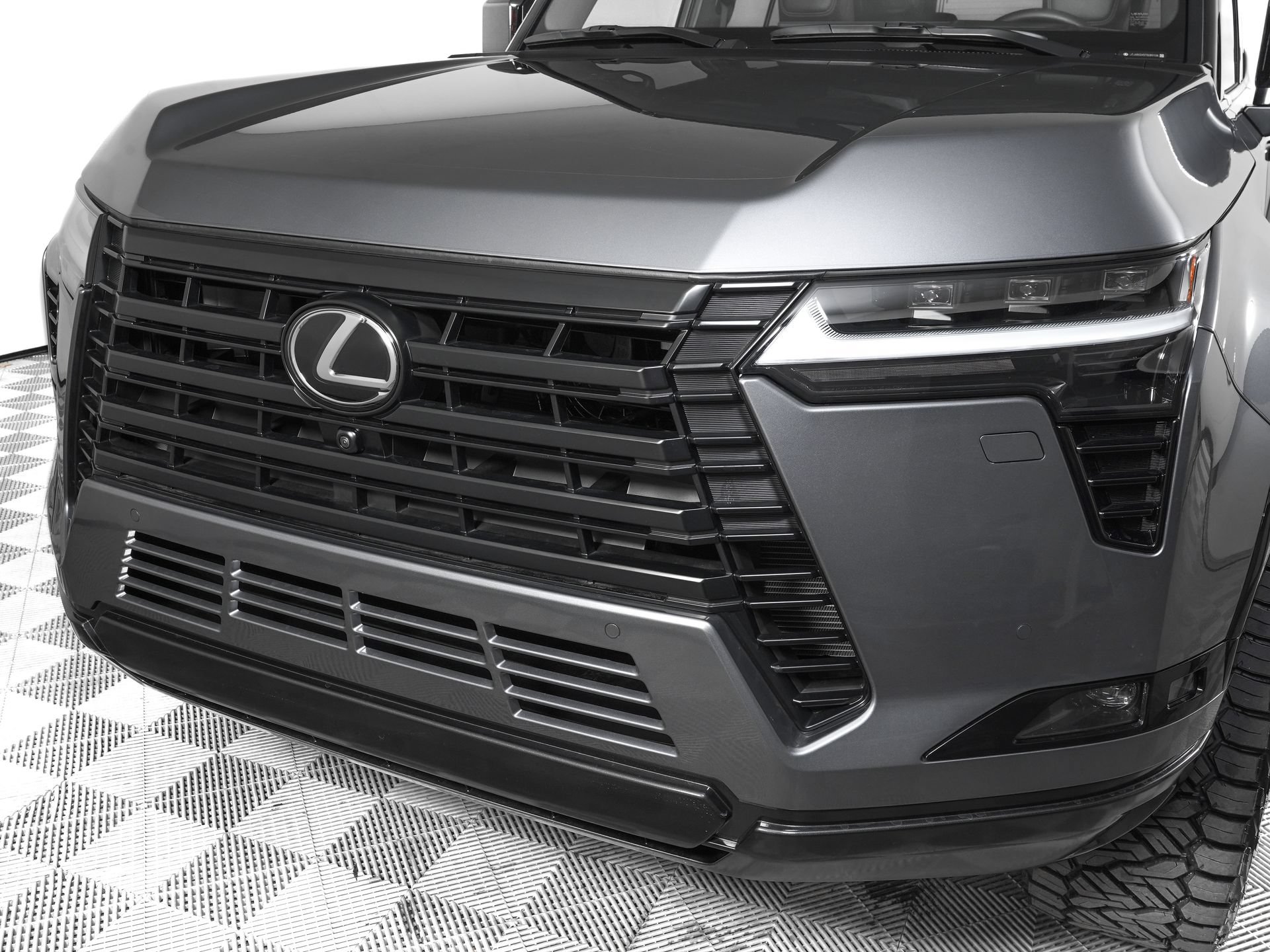 Used 2026 Lexus GX 550 w/ Accessory Package (2T) AWD/4WD image 33