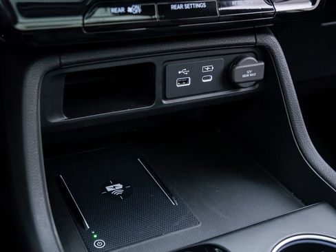 Used 2023 Honda Pilot Touring image 30