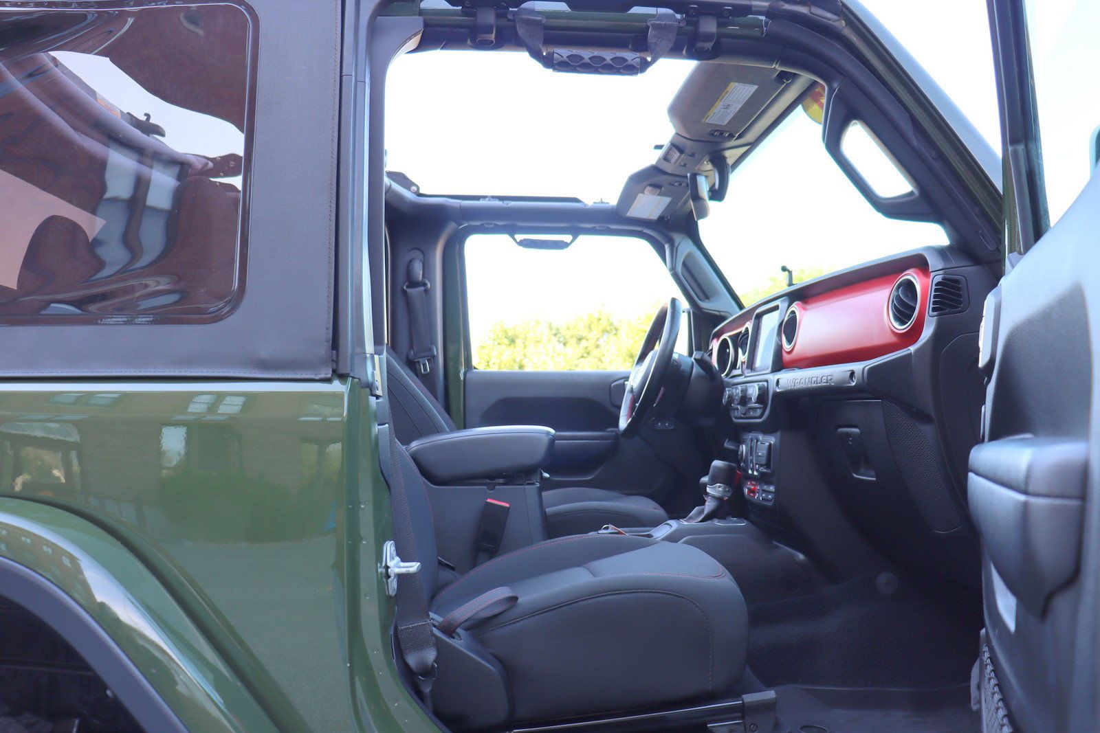 Used 2021 Jeep Wrangler Rubicon AWD/4WD image 17