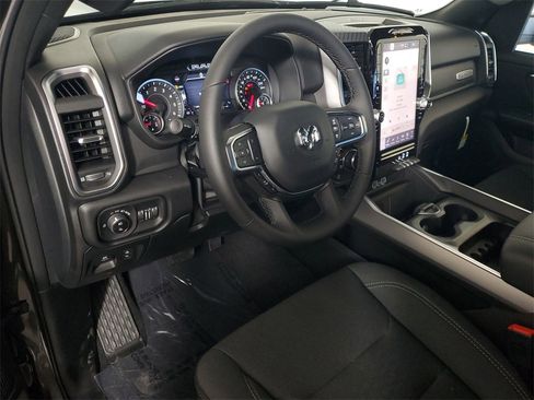 New 2026 RAM 1500 4x4 Crew Cab image 9