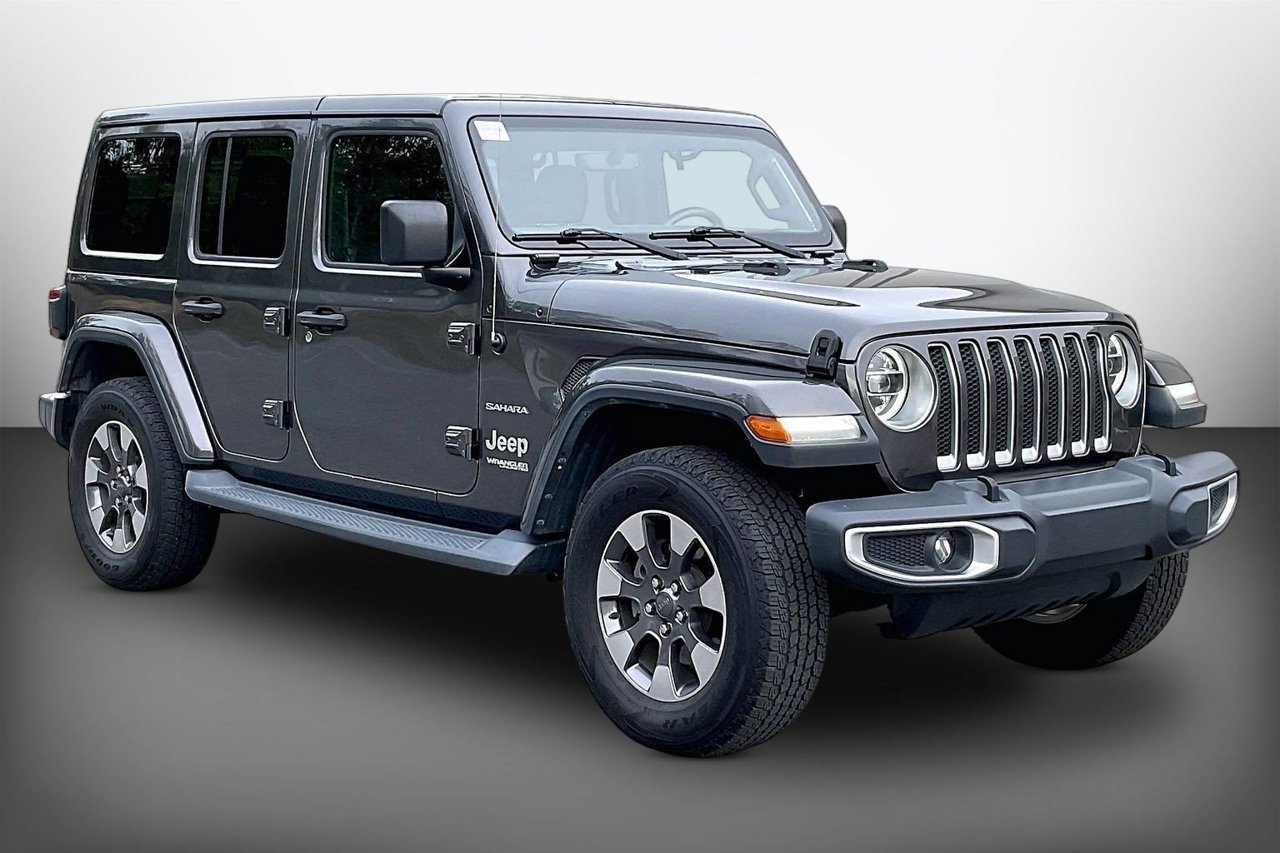 Certified 2018 Jeep Wrangler Unlimited Sahara w/ Dual Top Group AWD/4WD image 2