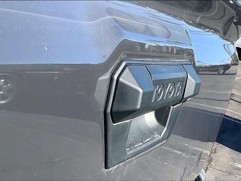 Certified 2025 Toyota Tacoma SR5 AWD/4WD image 30
