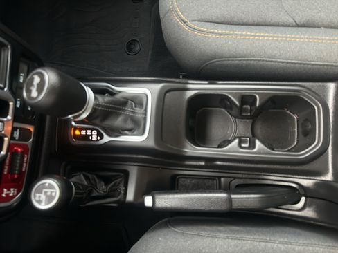 Used 2024 Jeep Wrangler Unlimited Sport AWD/4WD image 21
