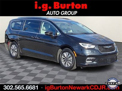 Used 2021 Chrysler Pacifica Touring-L