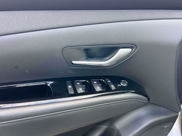 Certified 2023 Hyundai Tucson Limited AWD/4WD image 17