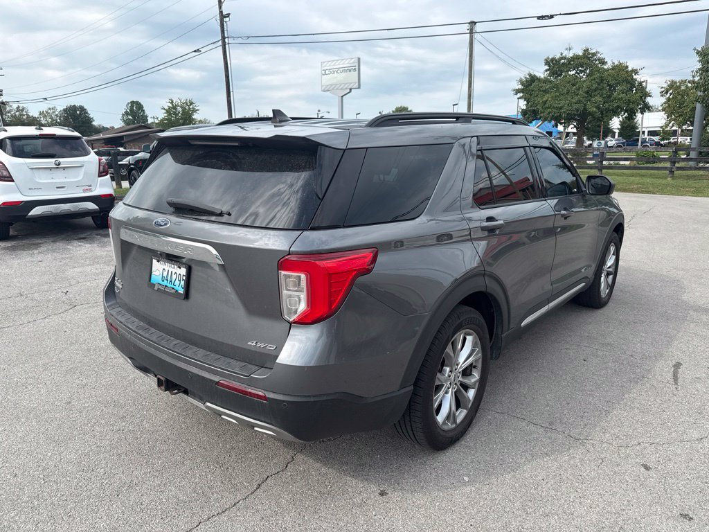 Used 2023 Ford Explorer XLT w/ Equipment Group 202A AWD/4WD image 3