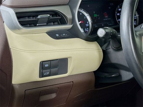 Used 2021 Toyota Highlander XLE image 20