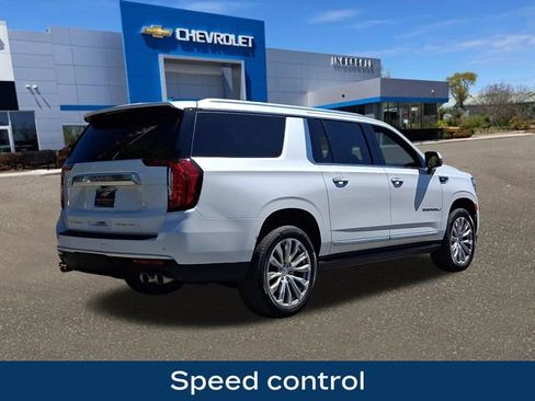 Used 2022 GMC Yukon XL Denali AWD/4WD image 26