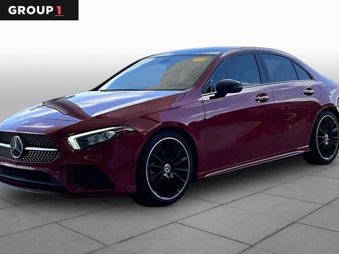 Used 2022 Mercedes-Benz A 220 image 1