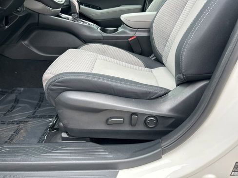 Used 2025 Subaru Outback Premium AWD/4WD image 16