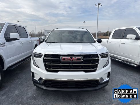 Used 2025 GMC Acadia Elevation image 2