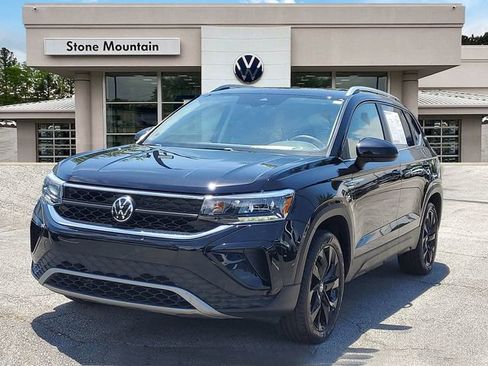 Certified 2023 Volkswagen Taos SE w/ Panoramic Sunroof Package FWD image 1