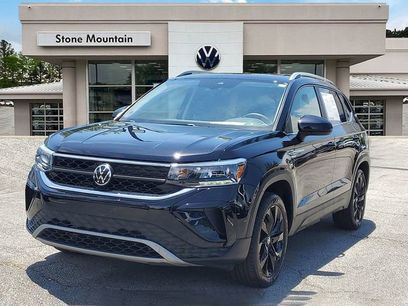 Certified 2023 Volkswagen Taos SE w/ Panoramic Sunroof Package